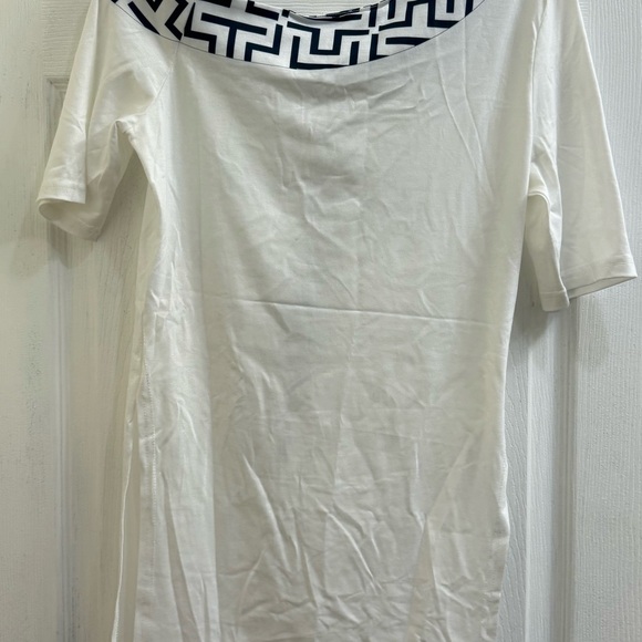 White T-Shirt with Faith Graphic - Picture 2 of 3
